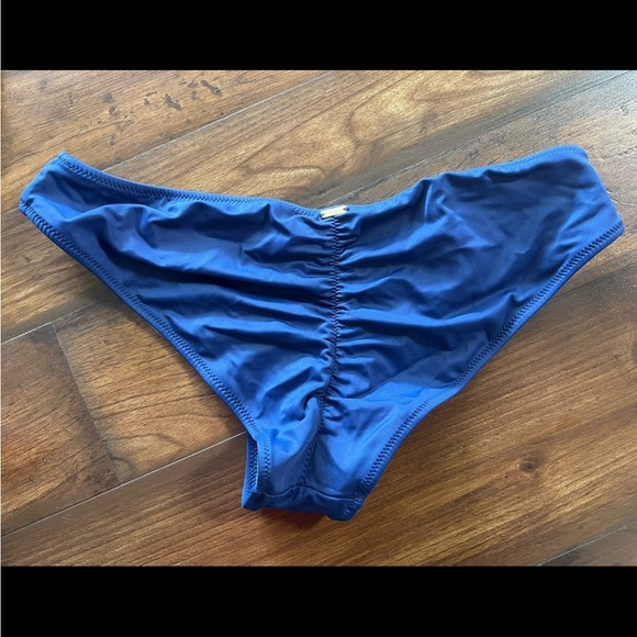 Victorias Secret 2 Piece Bikini Set - Picture 3 of 5